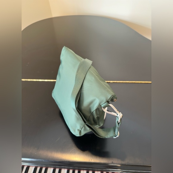 NWT Athleisure Vacation Minimalist Lululemon All Night Festival Bag 5L - Picture 11 of 17